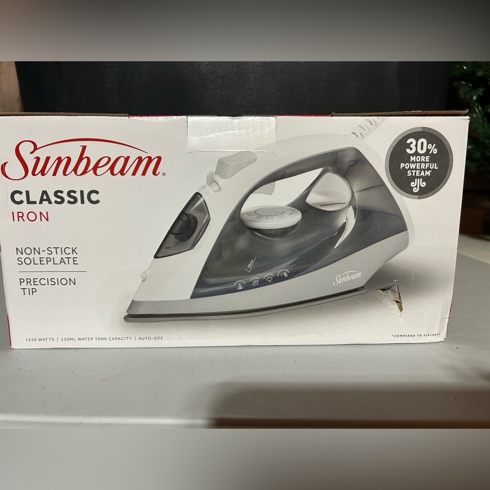 NWT Sunbeam Classics Iron